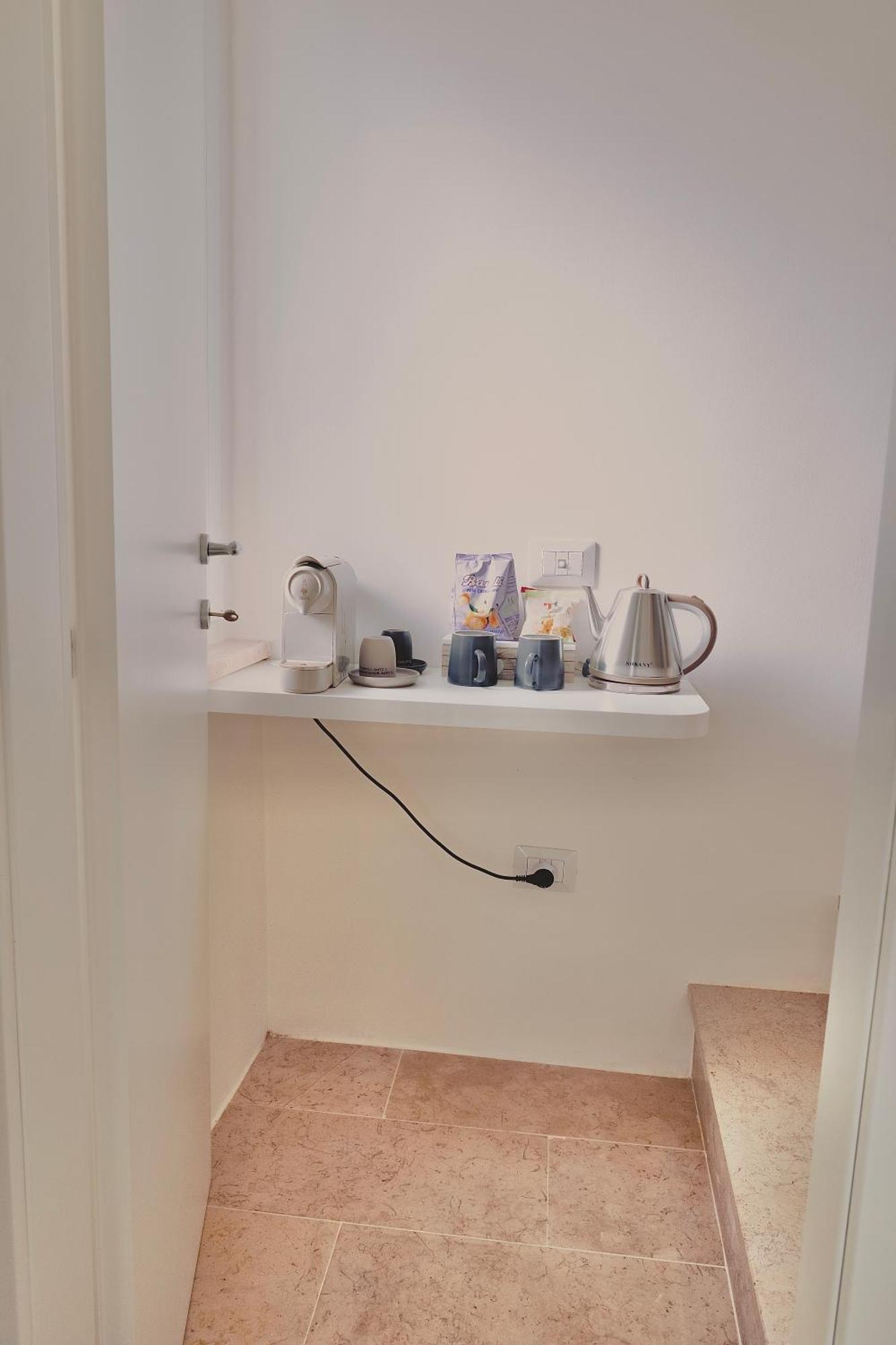 18Zero2 Luxury Rooms Bari Exteriör bild
