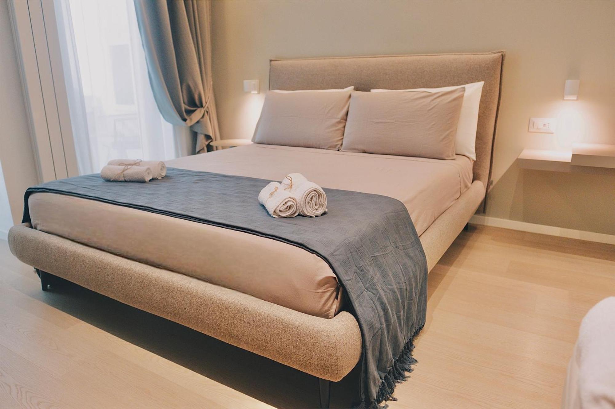 18Zero2 Luxury Rooms Bari Exteriör bild