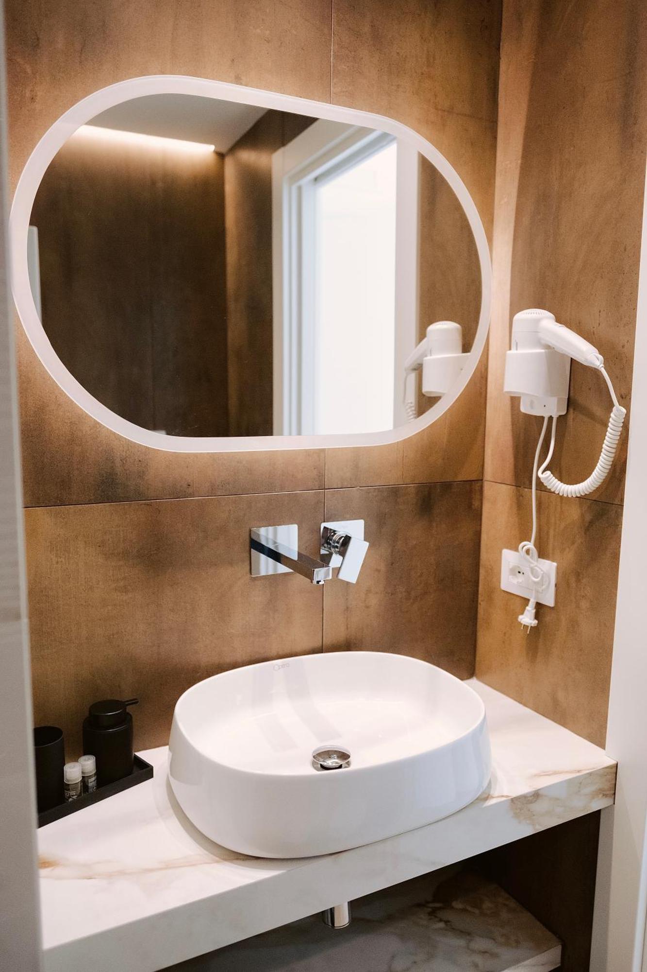 18Zero2 Luxury Rooms Bari Exteriör bild
